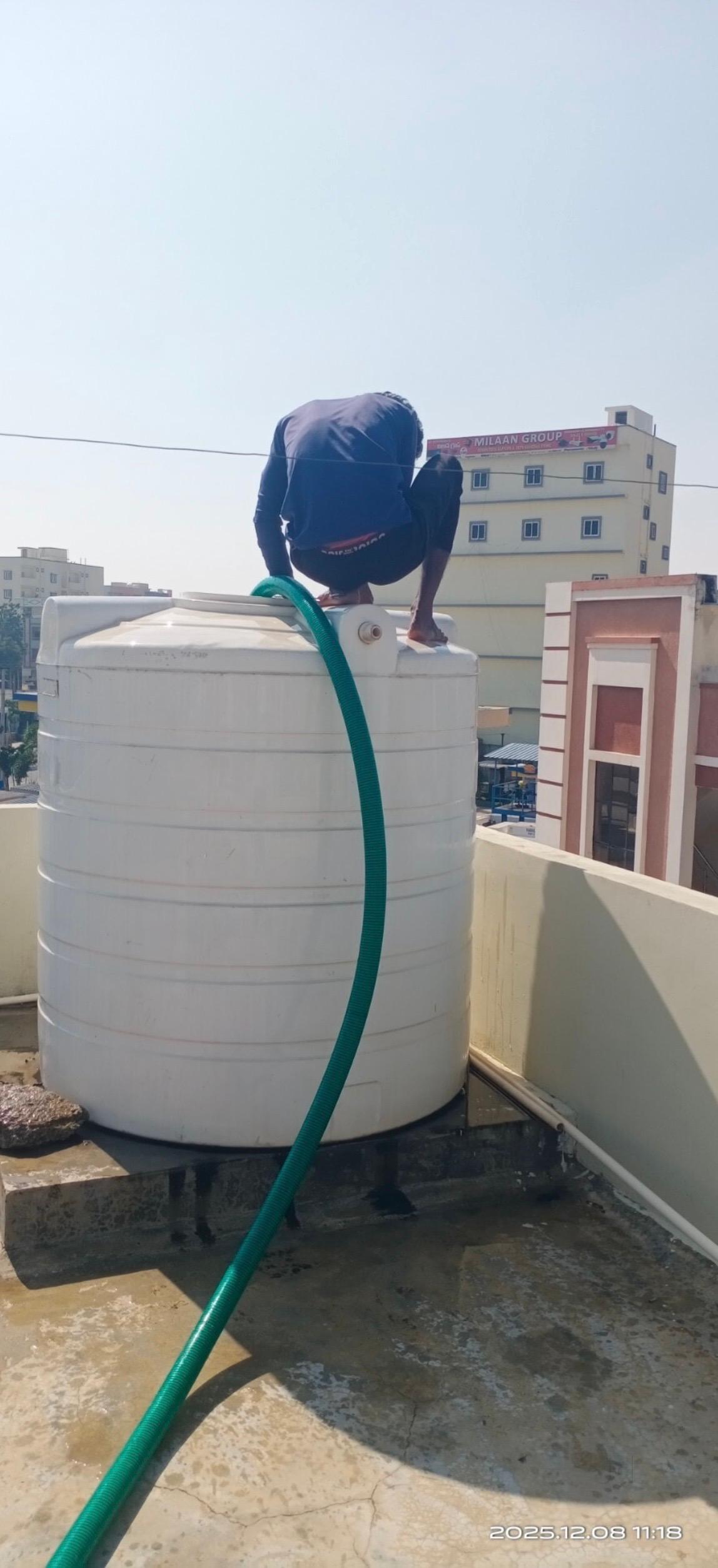 water tank cleaning